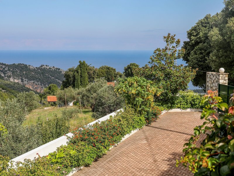Villa Mitzelos 1