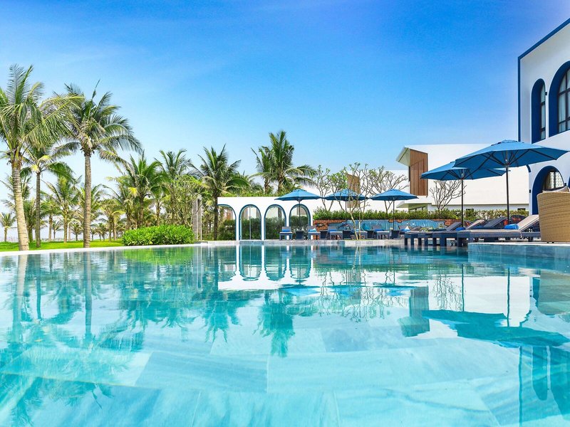 Wyndham Hoi An Royal Beachfront Resort & Villas 8