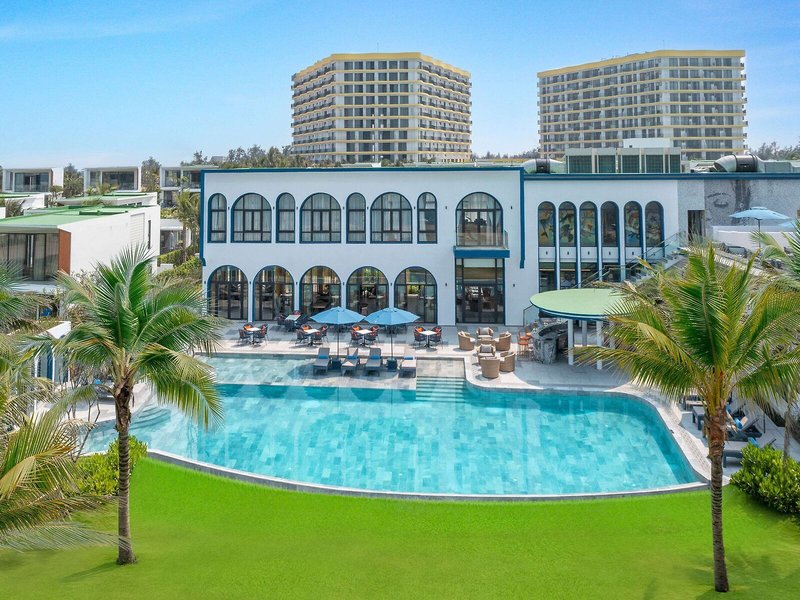 Wyndham Hoi An Royal Beachfront Resort & Villas 11