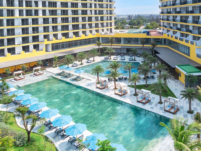 Wyndham Hoi An Royal Beachfront Resort & Villas 12