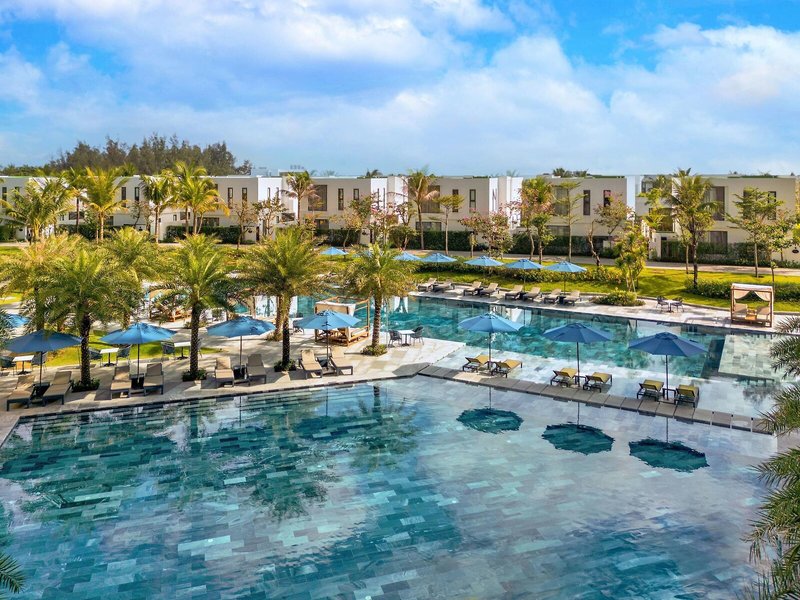 Wyndham Hoi An Royal Beachfront Resort & Villas 16