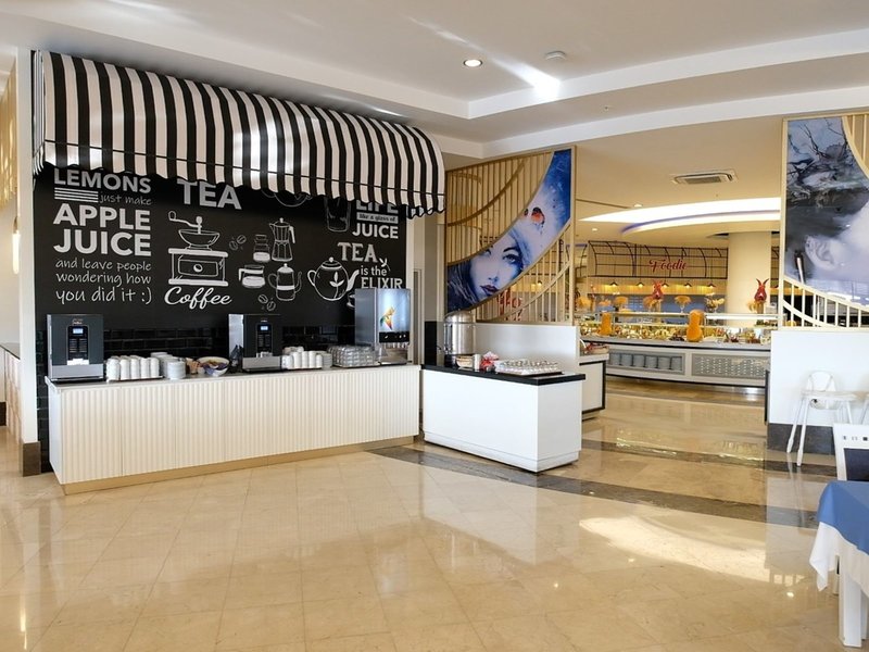 SunConnect Sea World Resort & Spa 23