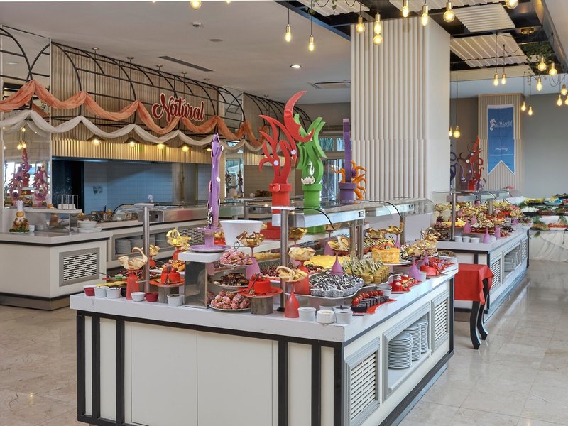 SunConnect Sea World Resort & Spa 24
