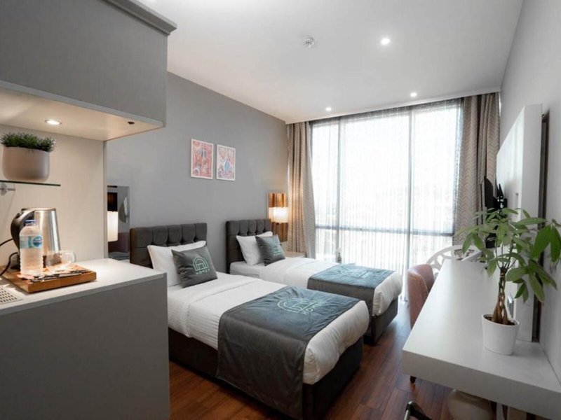 Homey AirPort Hotel 19