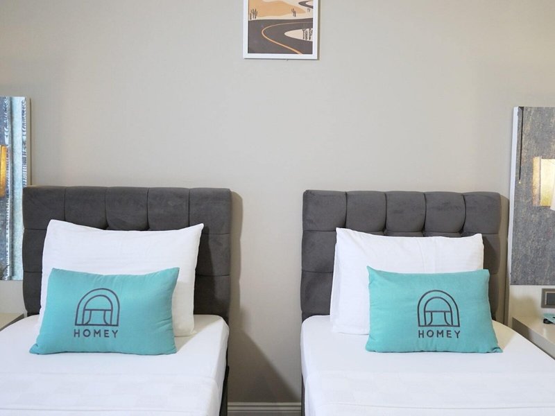 Homey AirPort Hotel 24