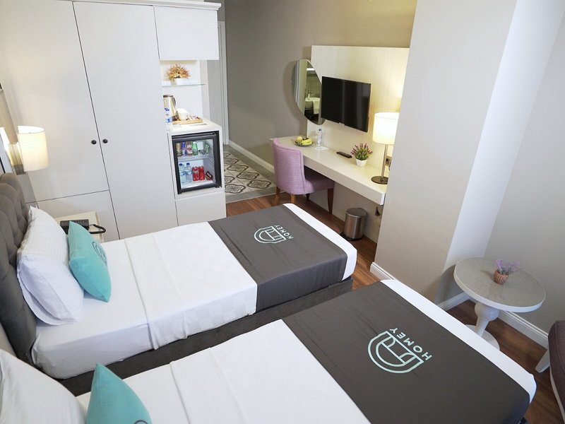 Homey AirPort Hotel 30