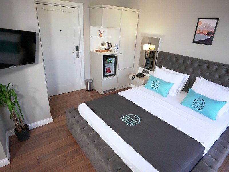 Homey AirPort Hotel 32
