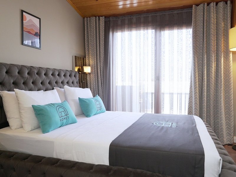 Homey AirPort Hotel 33