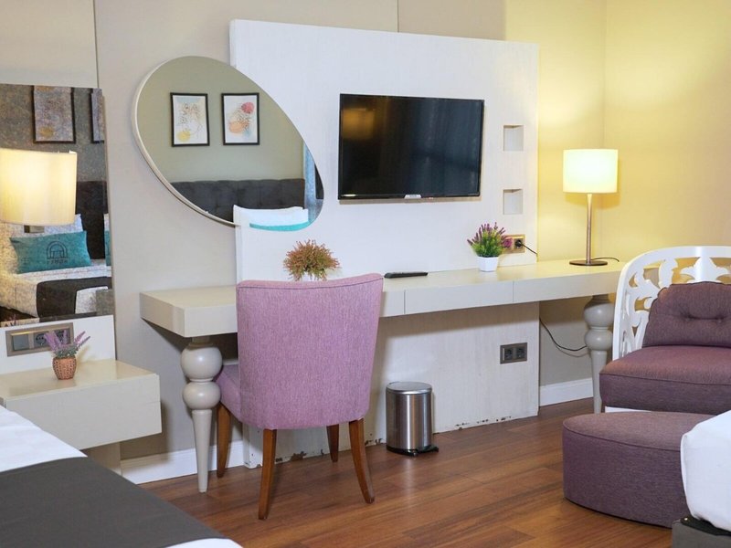 Homey AirPort Hotel 37