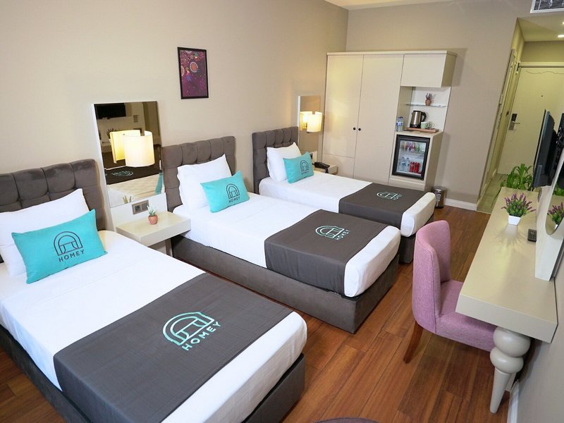 Homey AirPort Hotel 48