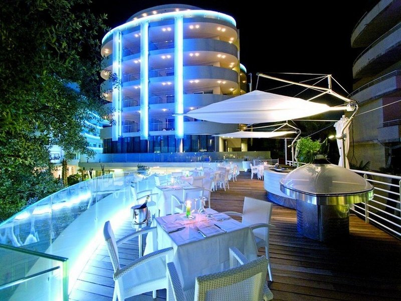 Premier & Suites 4