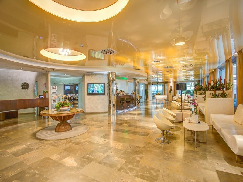 Premier & Suites 11