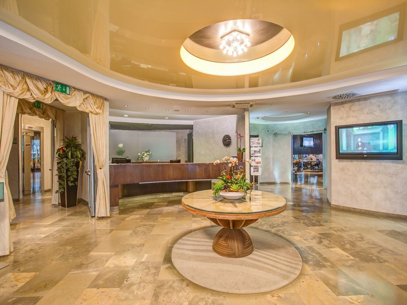 Premier & Suites 13