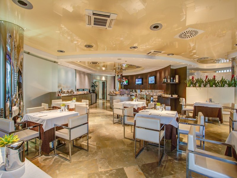 Premier & Suites 14