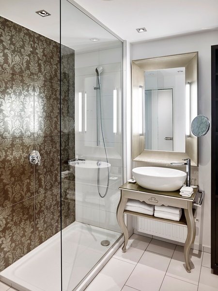 Steigenberger Herrenhof 13