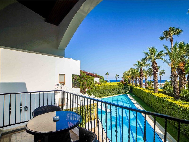 Simena Sun Club 4