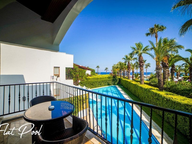 Simena Sun Club 18