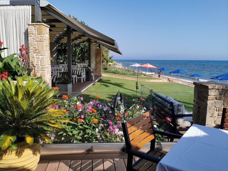 Ionion Beach Hotel Apartments & Spa 7