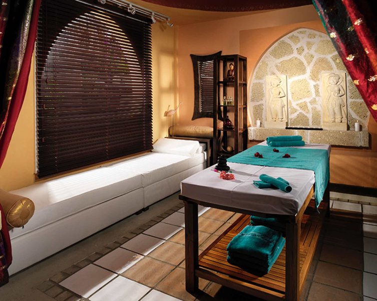 Regency Country Club 24