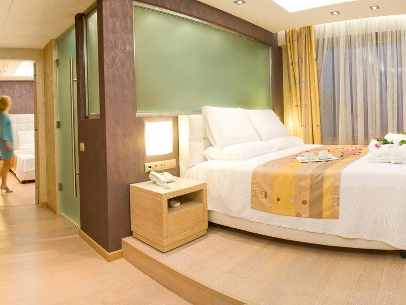Konstantinos Palace 28