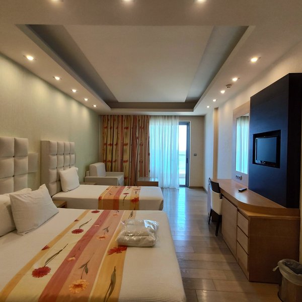 Konstantinos Palace 6