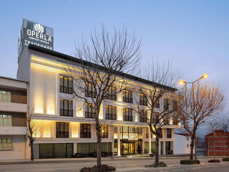 Operla Airport Hotels, Trademark Collection by Wyndham 3