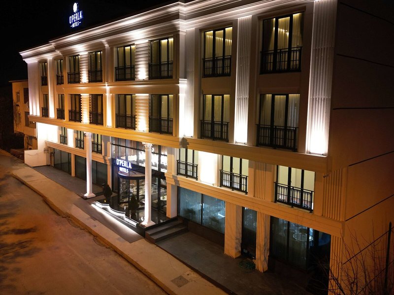 Operla Airport Hotels, Trademark Collection by Wyndham 4