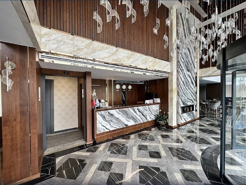 Operla Airport Hotels, Trademark Collection by Wyndham 6