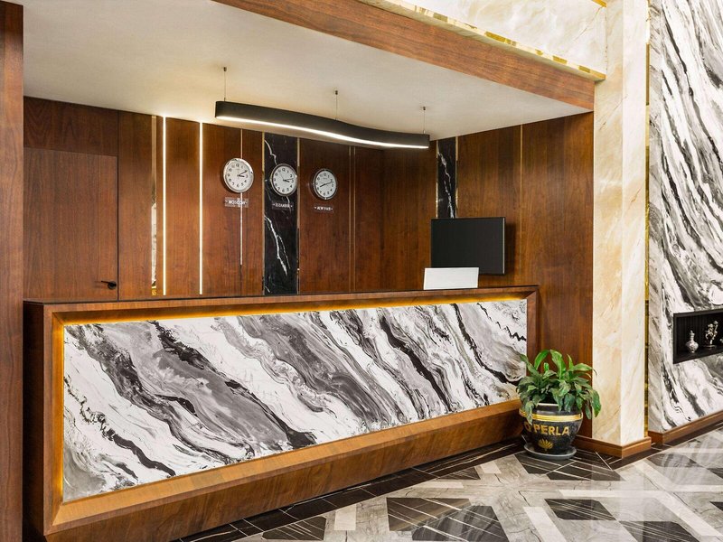 Operla Airport Hotels, Trademark Collection by Wyndham 10