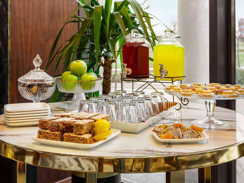 Operla Airport Hotels, Trademark Collection by Wyndham 15