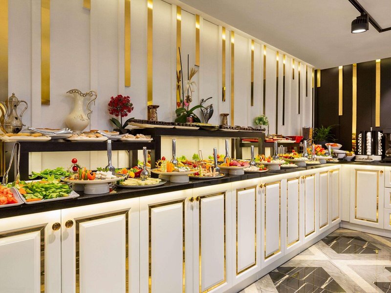 Operla Airport Hotels, Trademark Collection by Wyndham 16