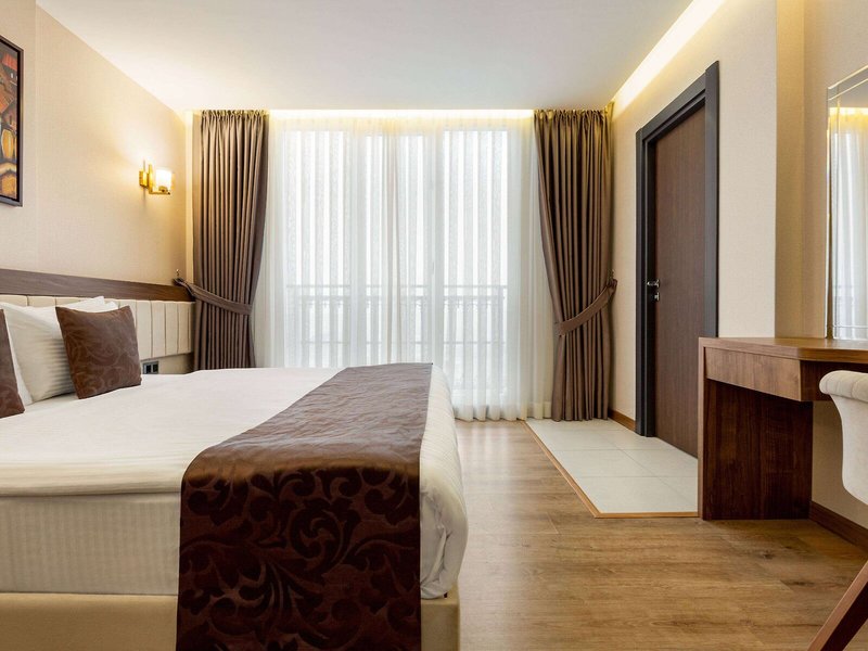 Operla Airport Hotels, Trademark Collection by Wyndham 23