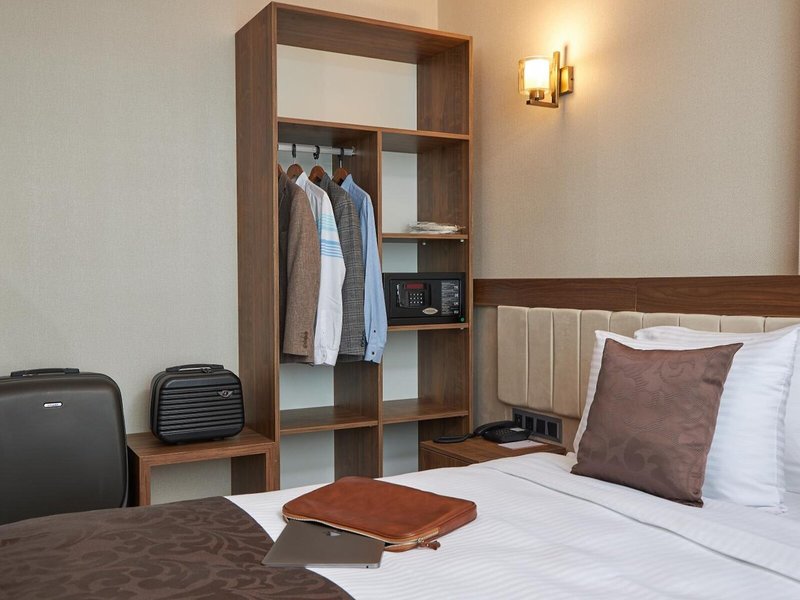 Operla Airport Hotels, Trademark Collection by Wyndham 33