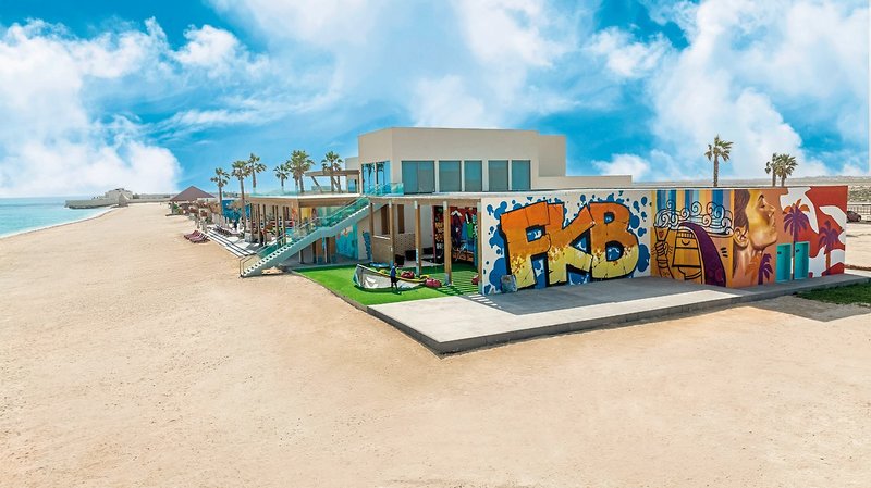 Fuwairit Kite Beach Tapestry Collection by Hilton 3
