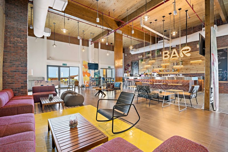 Fuwairit Kite Beach Tapestry Collection by Hilton 18