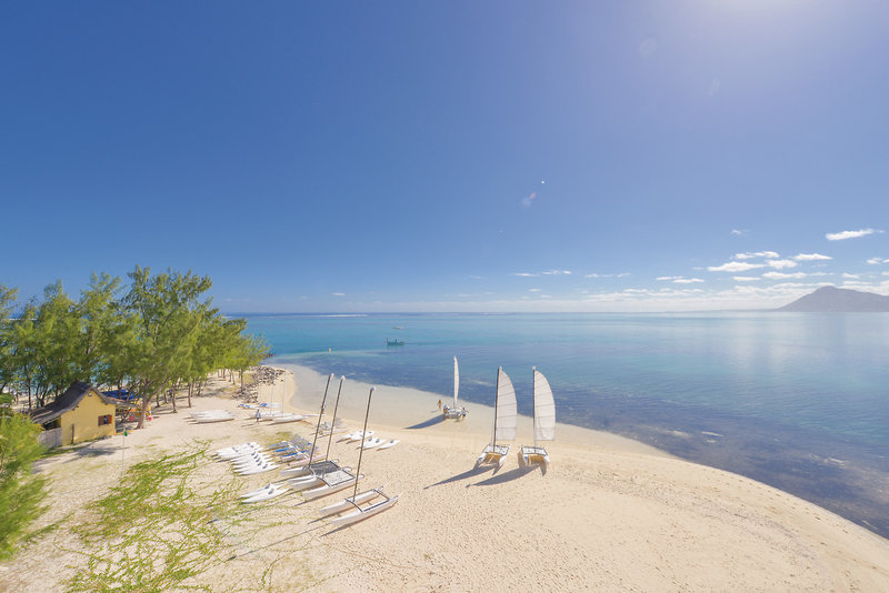 Beachfront Villas of Paradis Beachcomber Golf Resort & Spa 8