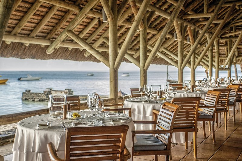 Beachfront Villas of Paradis Beachcomber Golf Resort & Spa 18