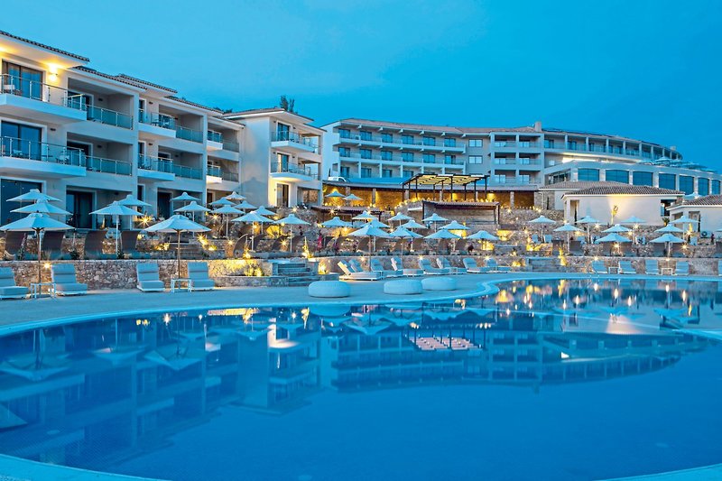 Ajul Luxury Hotel & Spa Resort 1