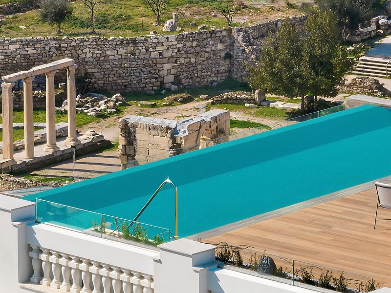 The Dolli at Acropolis 12