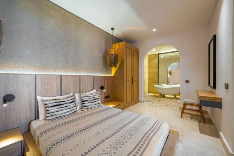 Lures Hotel 18