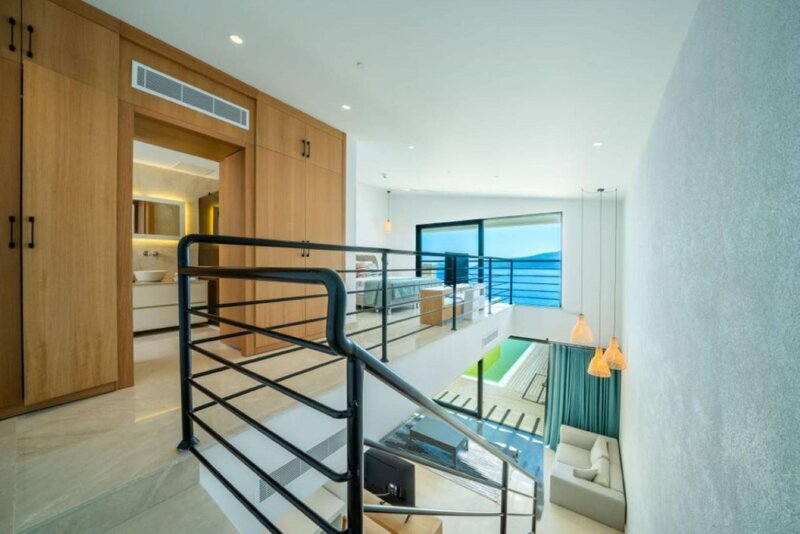 Lures Hotel 200