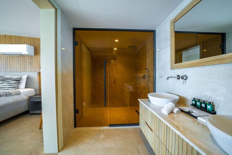 Lures Hotel 19