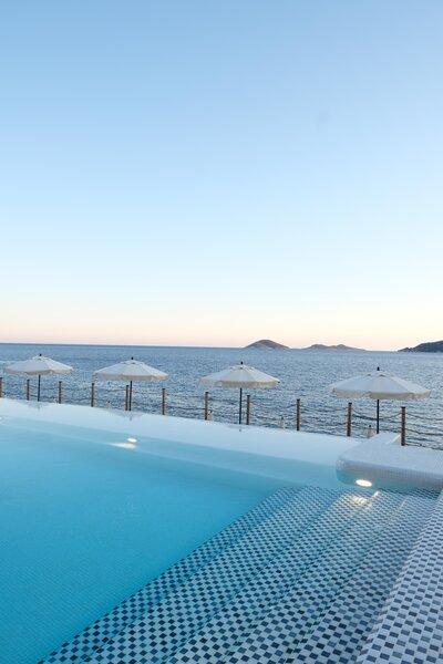 Lures Hotel 95