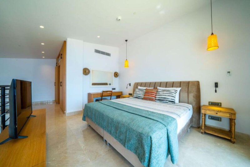 Lures Hotel 198