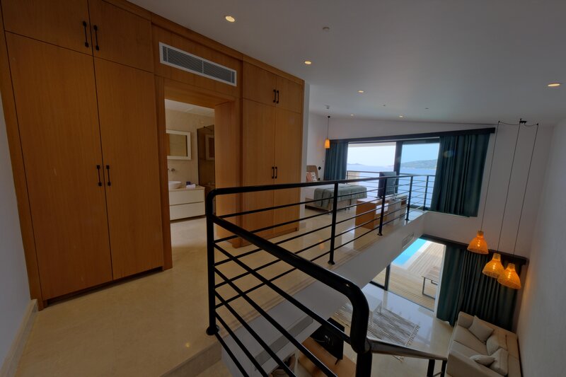 Lures Hotel 211