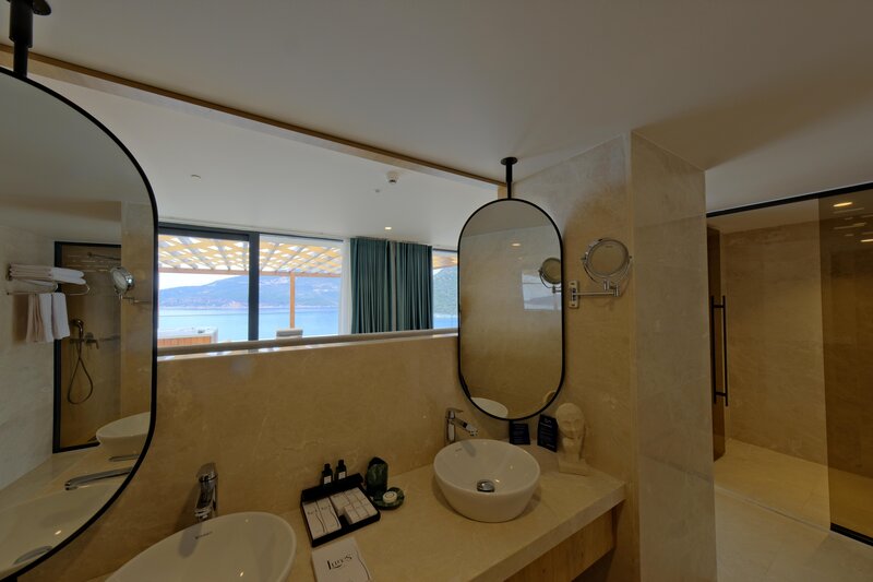 Lures Hotel 235