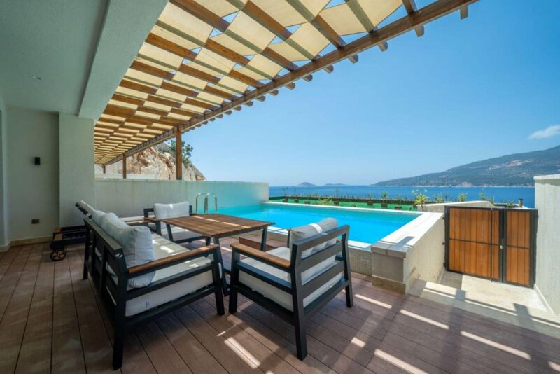 Lures Hotel 325
