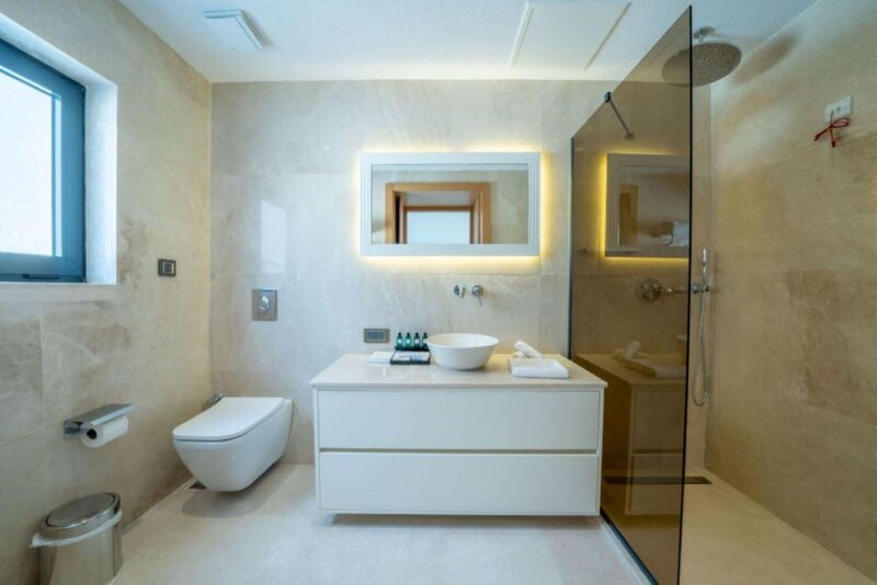 Lures Hotel 341