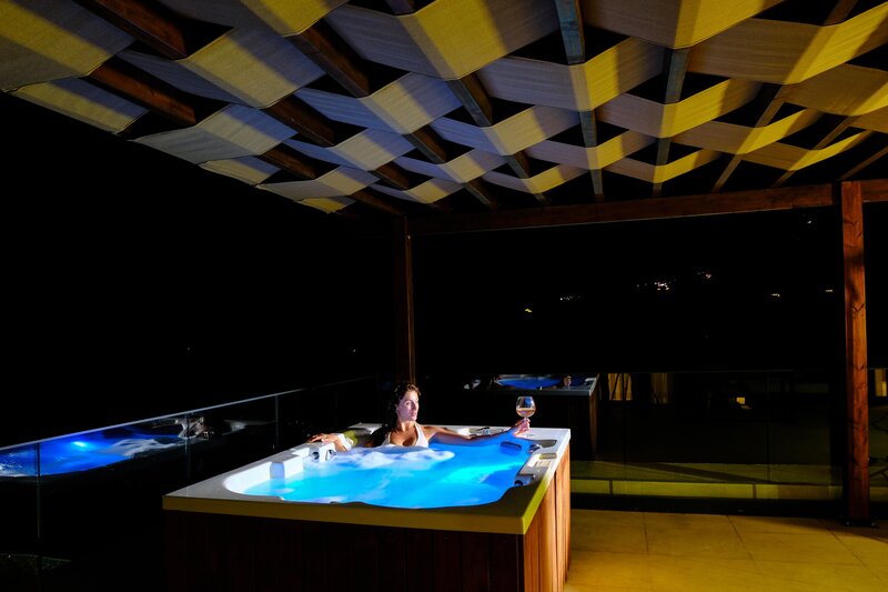 Lures Hotel 350