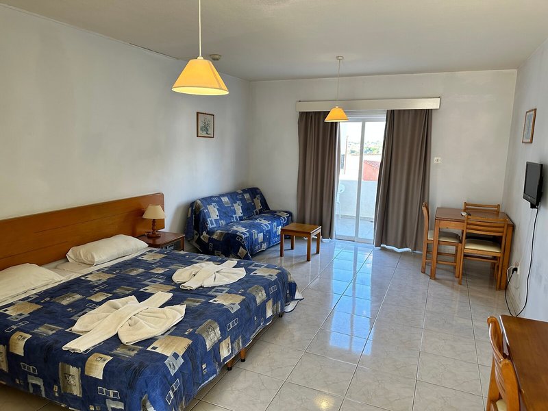 Sunny Hill 15